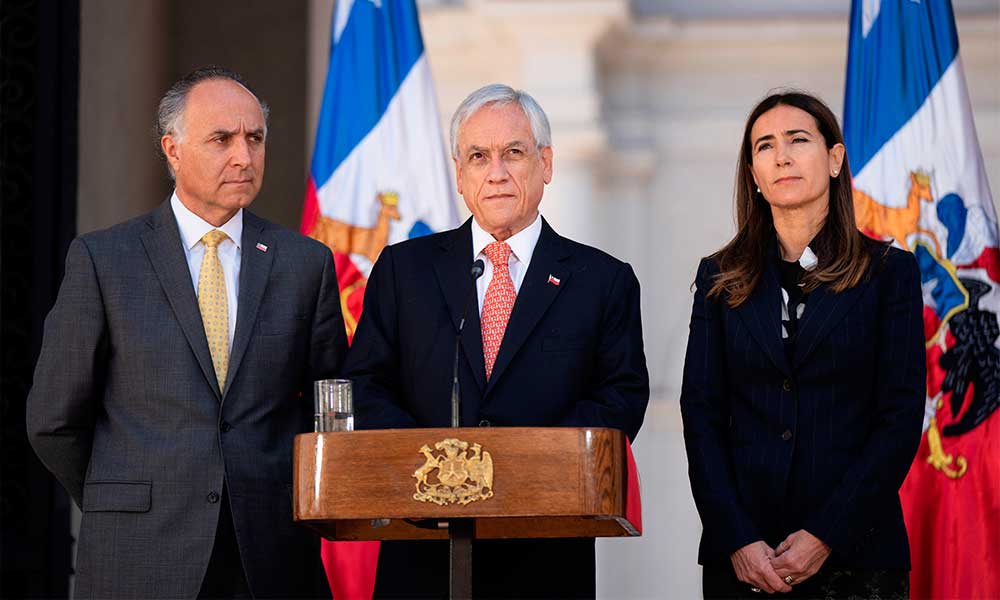 Piñera rechaza dimitir y promete investigar abusos en Chile