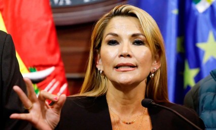 Jeanine &Aacute;&ntilde;ez asume la presidencia interina de Bolivia