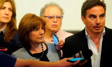 Denuncian que hab&iacute;a amenazas para apoyar a Evo Morales