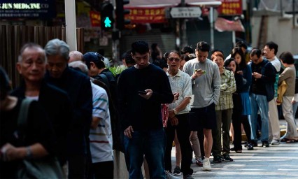 Pese a protestas, salen a votar en Hong Kong