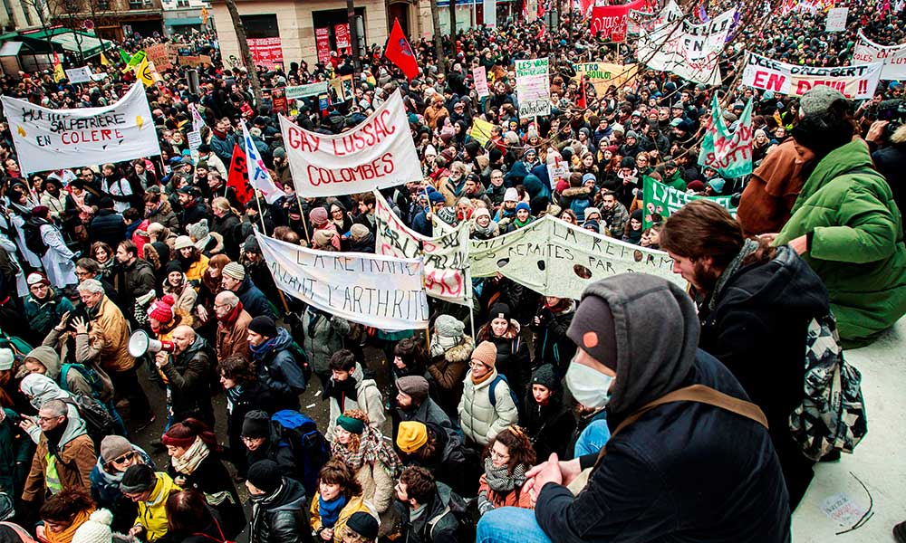 Protesta contra Macrón reúne a 806 mil en Francia