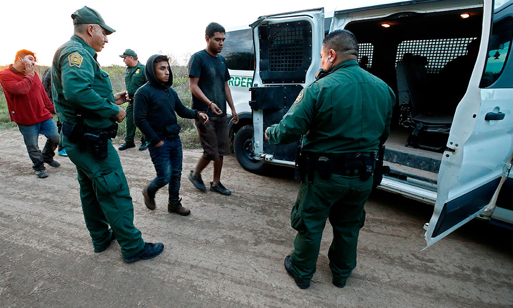 Aminoran capturas de migrantes en frontera de Estados Unidos