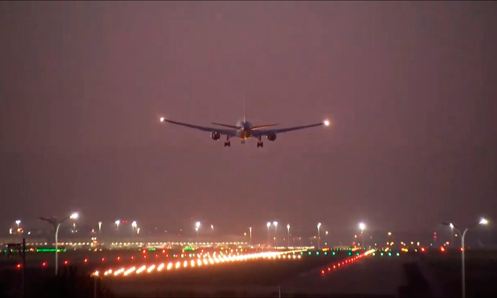 Exitoso aterrizaje de avión con fallas en aeropuerto de Madrid