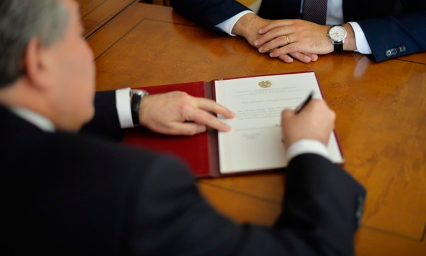 Llaman a refer&eacute;ndum en Armenia, por destituciones