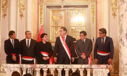 En Per&uacute;, relevan a 3 nuevos ministros