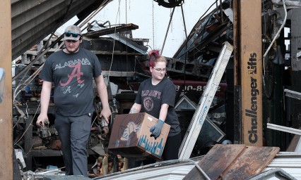 Tornado en Tennessee  deja al menos 22 muertos y cientos de desaparecidos