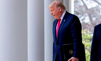 Trump declara emergencia nacional para hacer frente al coronavirus en EU