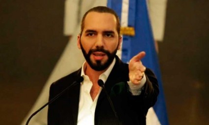 Bukele proh&iacute;be ingreso a avi&oacute;n desde M&eacute;xico por llevar Covid-19