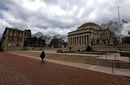 Los fallecidos se acumulan en Nueva York, donde se est&aacute;n usando fosas comunes