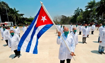Cuba env&iacute;a a Italia una segunda brigada m&eacute;dica para combatir el coronavirus