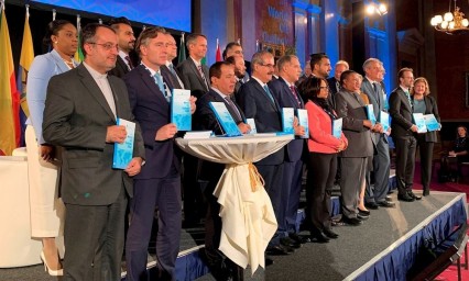 Potencias petroleras acuerdan recorte r&eacute;cord para frenar ca&iacute;da de precios