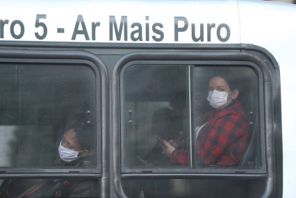 Brasil suma 610 muertes por coronavirus en un d&iacute;a y total llega a 9 mil 146