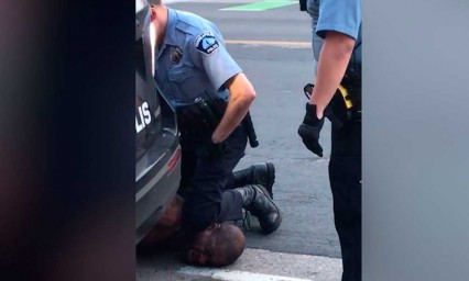 No puedo respirar: afroamericano muere bajo custodia de polic&iacute;a blanco