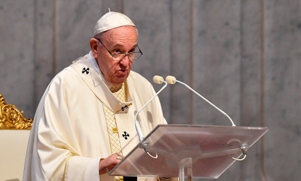 El papa urge a construir aut&eacute;nticas cadenas de solidaridad