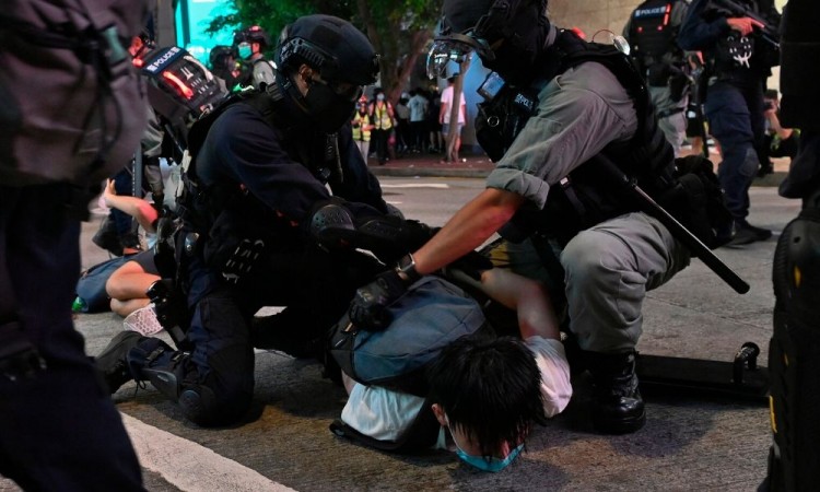 Hong Kong registra los primeros arrestos bajo la ley de seguridad en protesta