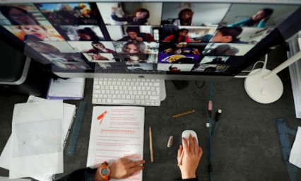Revocar&aacute;n visa a estudiantes que tomen su curso online en EU