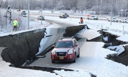 Terremoto de 7.8 provoca alerta de Tsunami en Alaska