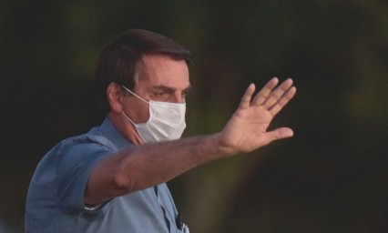 Bolsonaro toma antibióticos por infección pulmonar después del padecer Covid