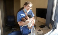 ¡Increíble! Enfermera logra salvar a tres bebés durante explosión  en Beirut