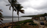 La tormenta Laura deja lluvias en Puerto Rico y Marco crece entre Cuba y México
