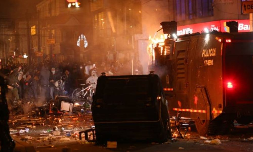 Cinco muertos por los disturbios en Bogotá, tras la muerte de un hombre durante una intervención policial