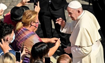 El Papa dice que es inaceptable morirse en el mar sin recibir ayuda
