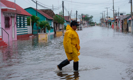Delta avanza como huracán mayor por el Golfo de México hacia EU