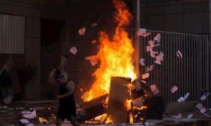 Extrema violencia en Chile deja un muerto y cerca de 580 detenidos