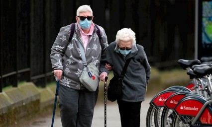 La vacuna de Oxford contra el coronavirus genera respuesta inmune en ancianos