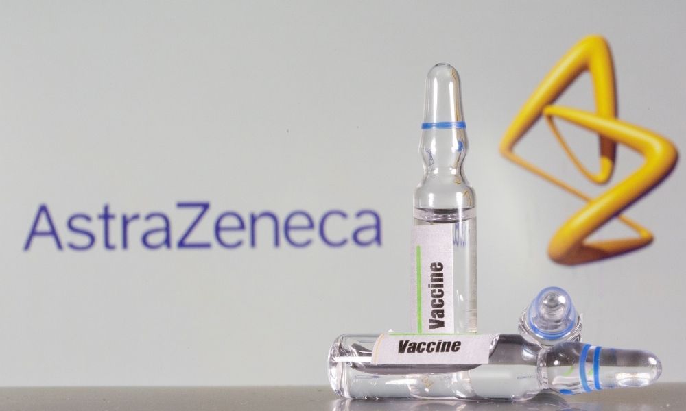 AstraZeneca estima distribuir la vacuna contra Covid-19 a finales de marzo