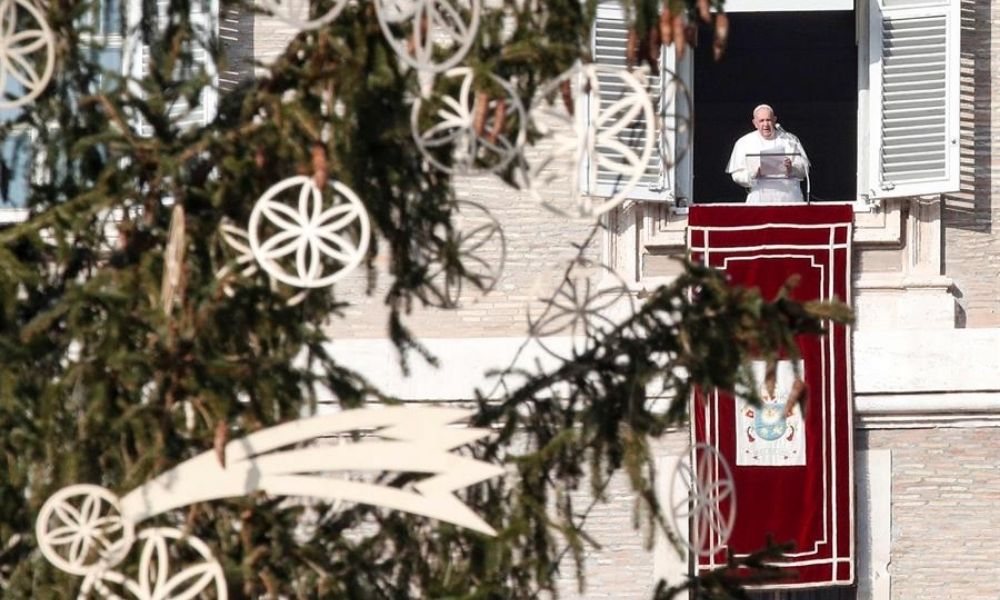 Lamenta El papa que el consumismo “ha secuestrado la Navidad”