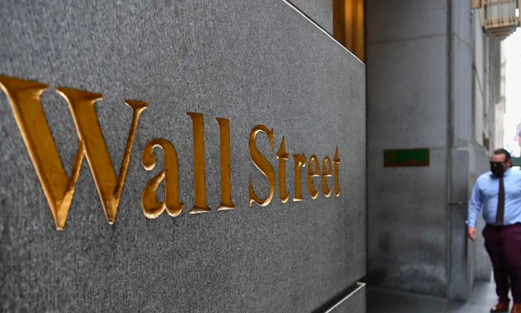 Wall Street despide con récords el volátil año de la pandemia