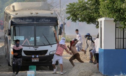 Manifestantes en Perú fueron heridos con armas de fuego