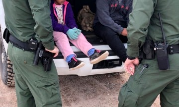 Pediatras comparan el trato que EU da a niños migrantes con la tortura
