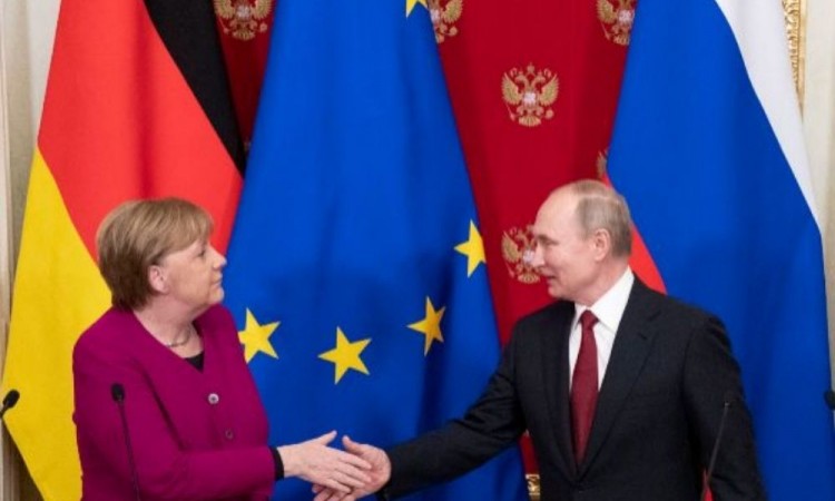 Merkel y Putin podrían trabajar juntos contra la pandemia 