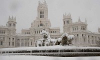 [FOTOS] Así se ayudaron en Madrid con la gran nevada del siglo