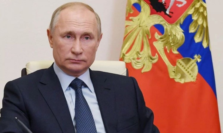 Putin alarmado con la nueva cepa de Covid-19, aunque confía en la vacuna rusa