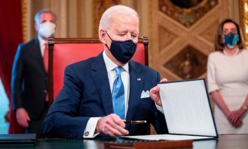 Biden defendió la necesidad de escuchar a los científicos y a los expertos de la OMS.