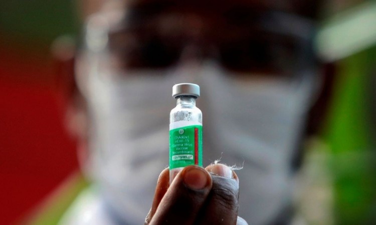 Brasil recibe material para producir más vacunas anticovid