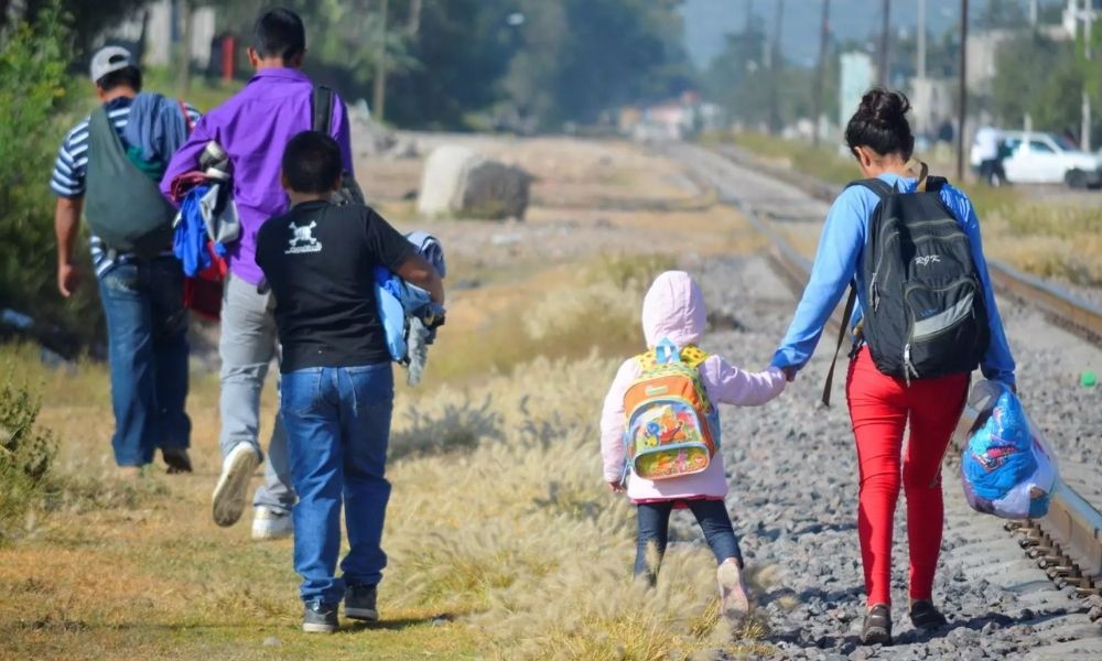 Biden recurre a agencia de emergencia ante la llegada de niños a la frontera