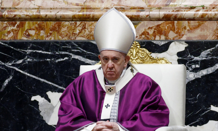 Denuncia el papa a las mafias que están explotando la pandemia