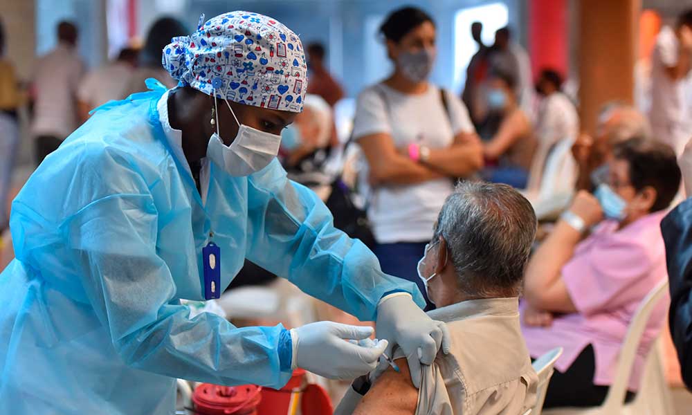 El lento camino de la vacunación en Latinoamérica tras 100 días de su inicio