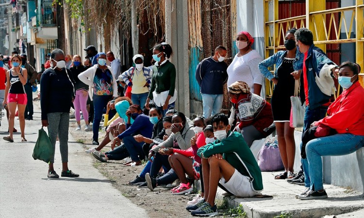 Cuba sobrepasa por cuarto día consecutivo el millar de casos de covid-19