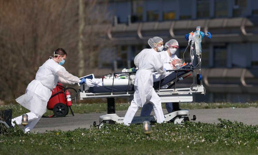 Los hospitales de Francia siguen colapsados mientras la vacunación avanza