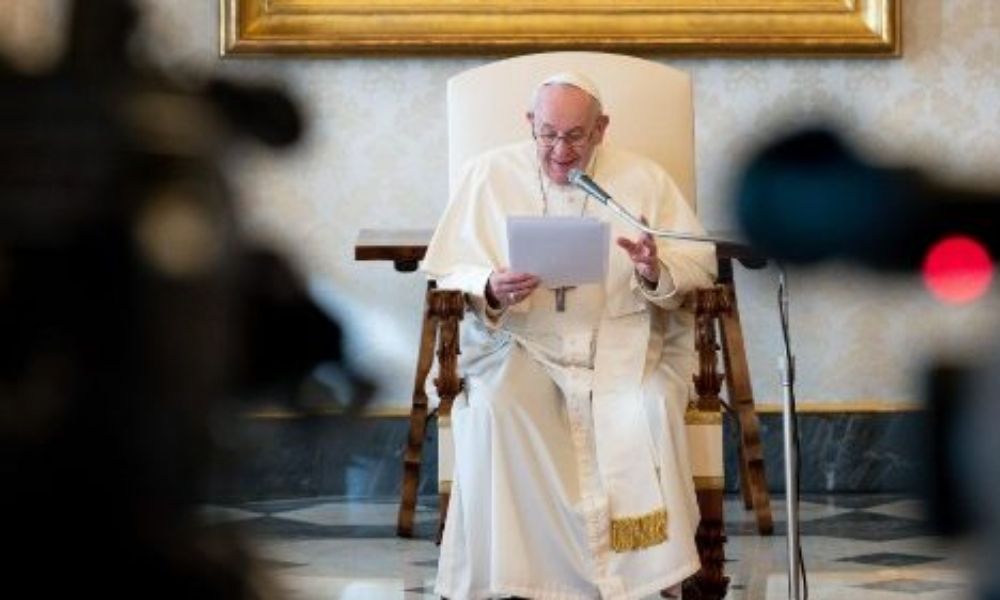 “Eso no es amor”: El papa recuerda a las mujeres víctimas de violencia