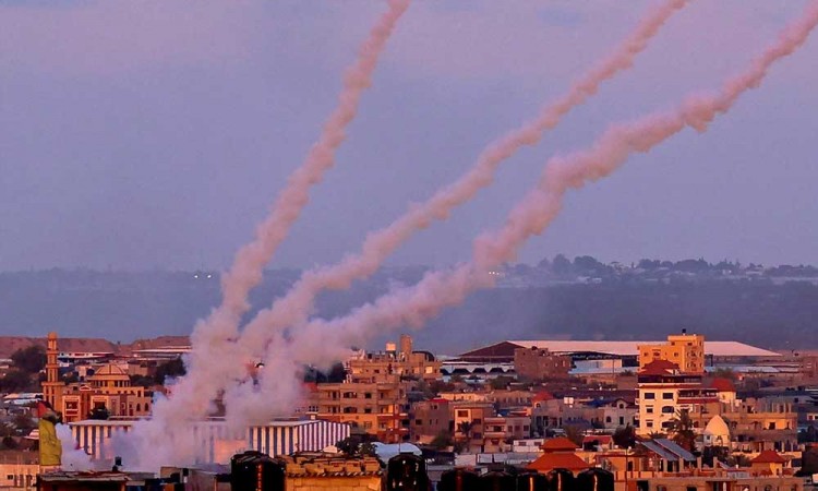 Lanzan seis cohetes desde Líbano hacia Israel, tropas israelíes responden con fuego de artillería