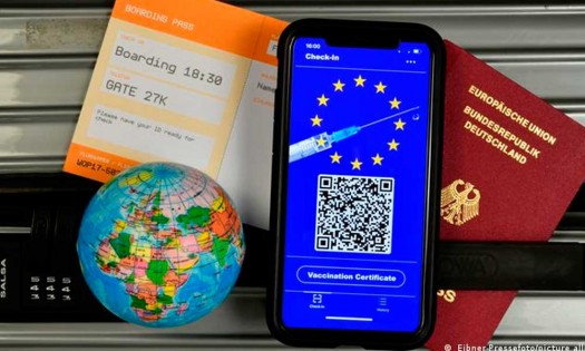 Conoce el "CovPass", el certificado digital de vacunación que te permitirá viajar en Alemania 