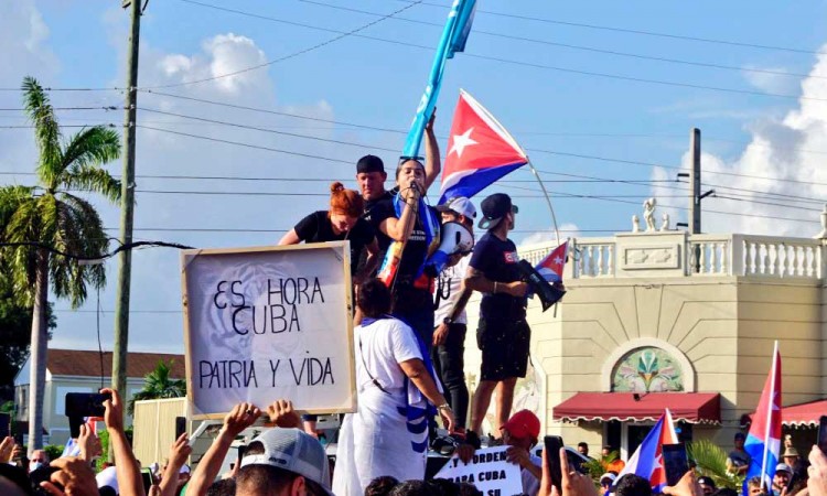 "¡Libertad!": Protestas masivas en Cuba contra el gobierno de Díaz-Canel