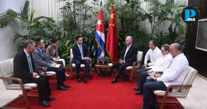 El embajador de China en Cuba, Hua Xin, se reuni&oacute; con los representantes del gobierno cubano