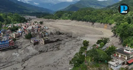 Riada en Nepal y T&iacute;bet deja 392 muertos y mil 400 personas desaparecidas